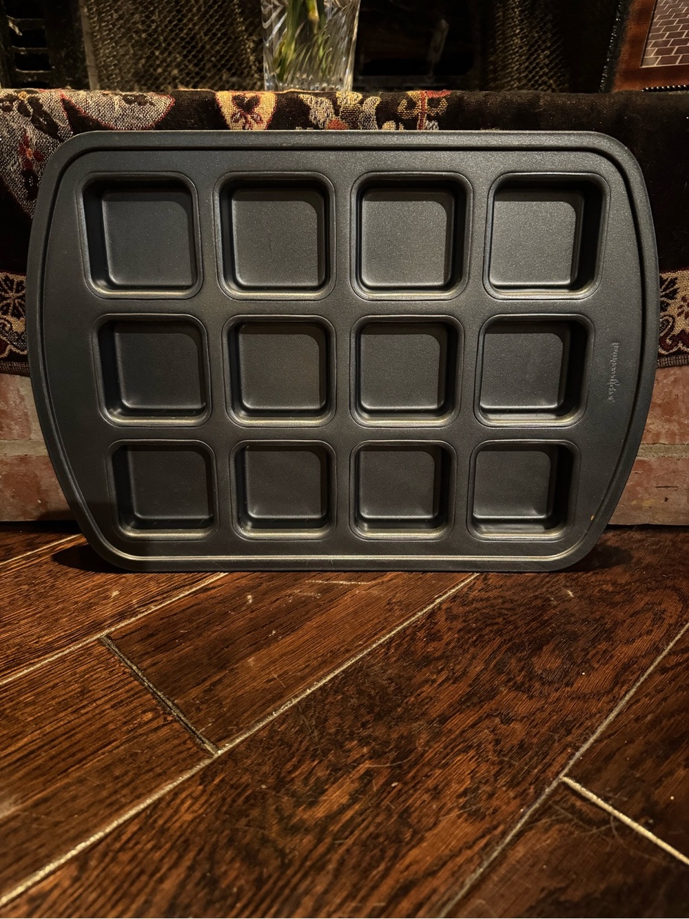 Pampered Chef Nonstick Square Mini Cake and Brownie Pan - Black
